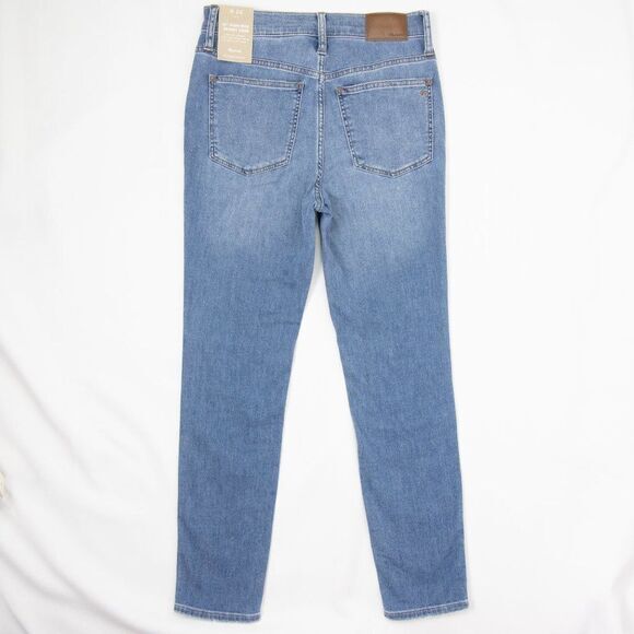 Madewell 10" High-Rise Skinny Crop Jeans in Welling Wash: Summerweight Edition - Picture 10 of 16